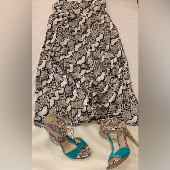 H&M Snake Print Satin Midi Skirt, Size 4 - Picture 10 of 10
